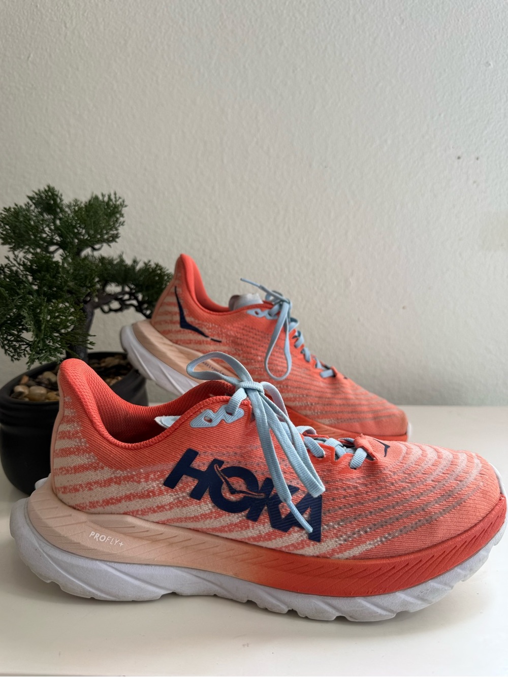 Hoka Mach 5 Women size 8.5 Coral Orange Running Shoes with Light Blue Accents